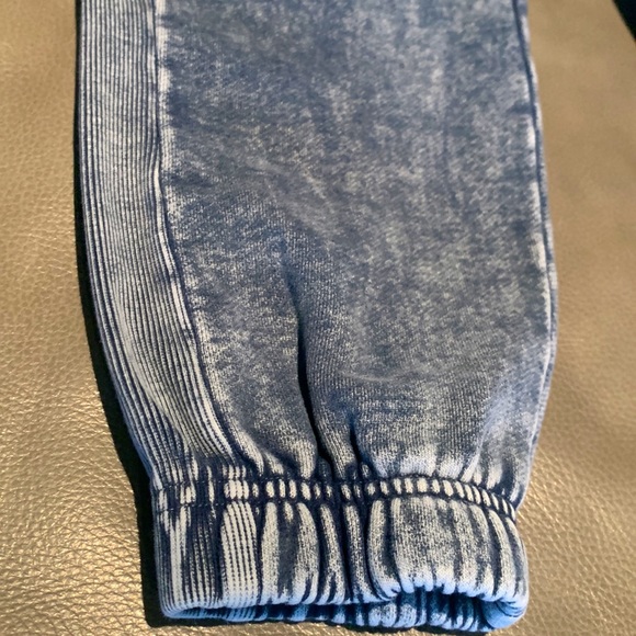 Aritzia TNA Sweatpants.  Jean-like fleece jogger.  Denim blue.  Size XXS - Picture 5 of 5